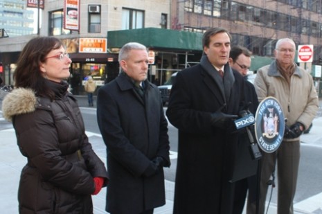 Liz Luskin (president of LICPartnership), Councilman Van Bramer, State Sen. Mike Gianaris, and representatives from Cathy Nolan and Carolyn Maloney's office