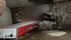 A man trying to retrieve his keys fell through a subway grating in Long Island City, Queens, on June 2, 2015, fire officials said. (Credit: CBS2)